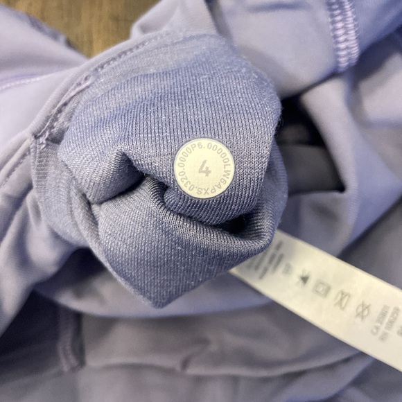 🍋Lululemon All The Right Places Crop🍋 - Picture 5 of 6